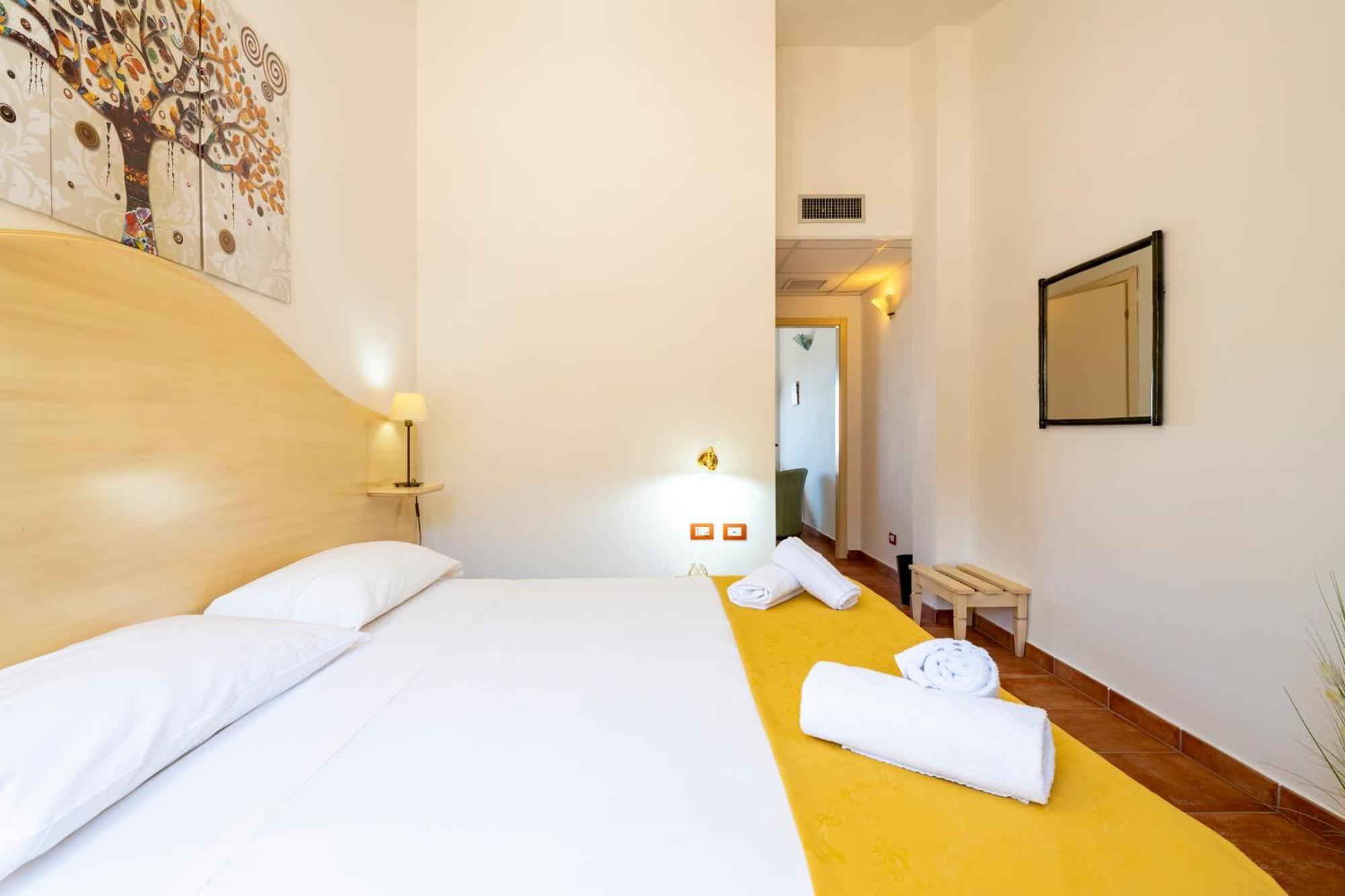 Hotel Marie Claire ラヌゼーイ エクステリア 写真
